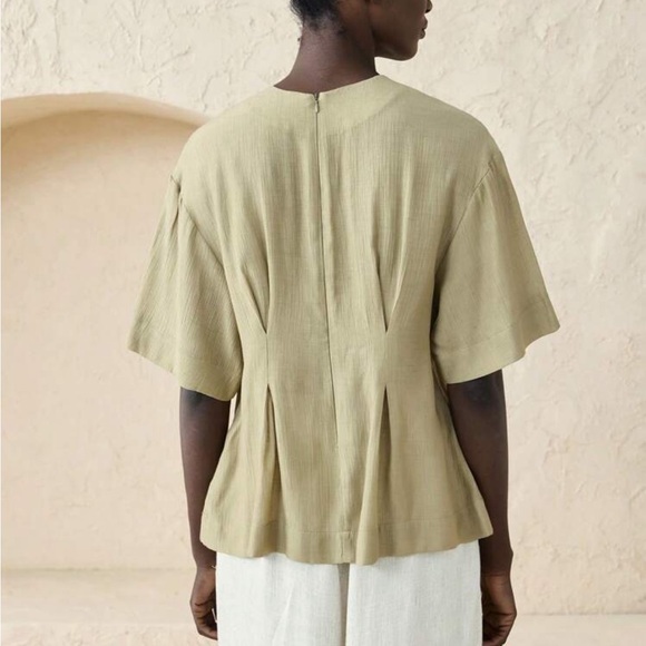 Light green cinched pleated waist tapered short sleeve flowy peplum top - Picture 5 of 5